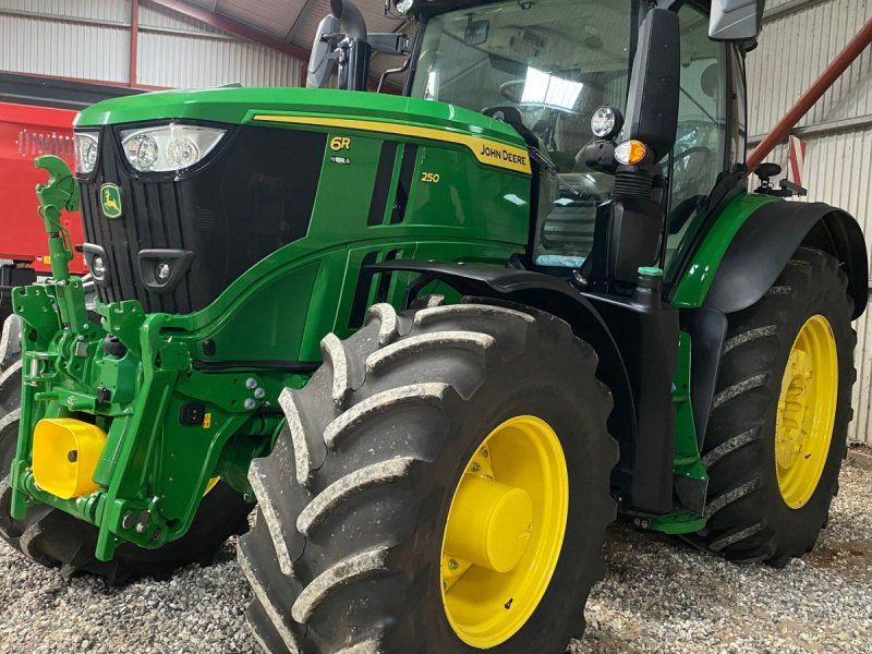 John Deere 6R250