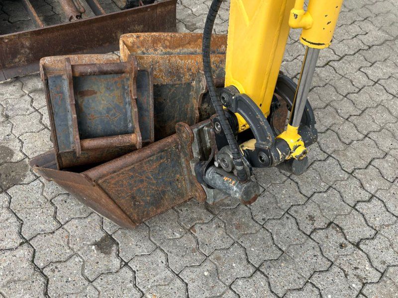 New Holland E10SR Tiltman og 3 skovle