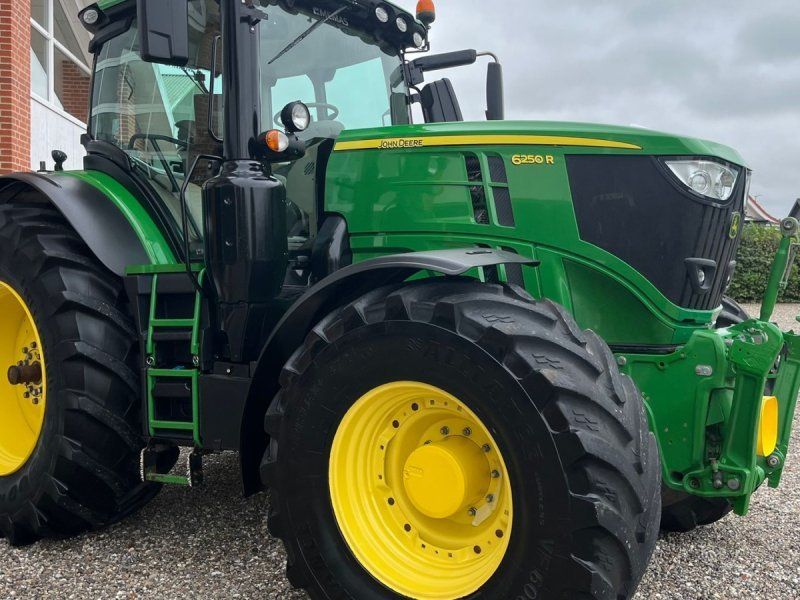 John Deere 6250R Premium edition