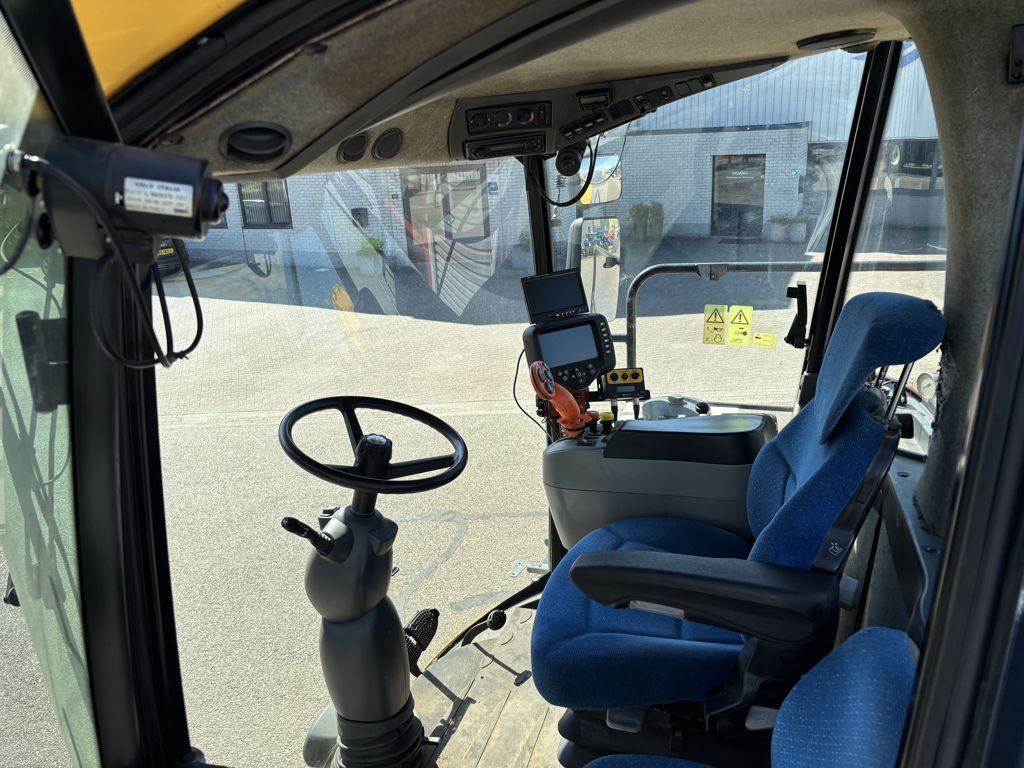 New Holland FR9050