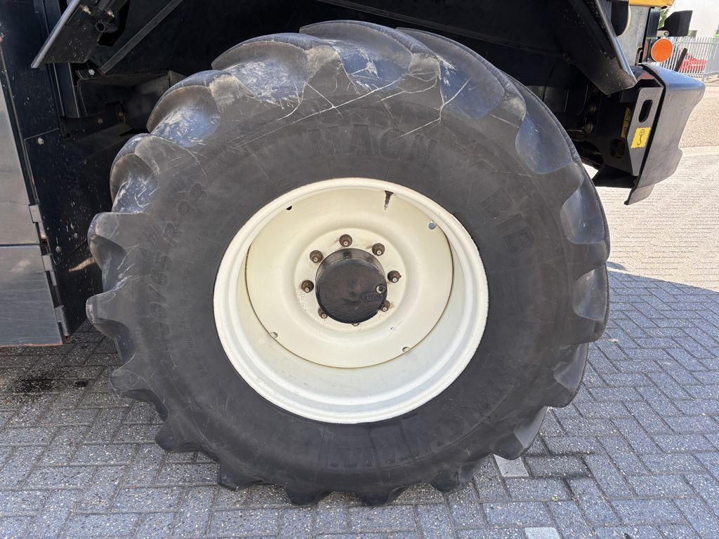 New Holland FR9050