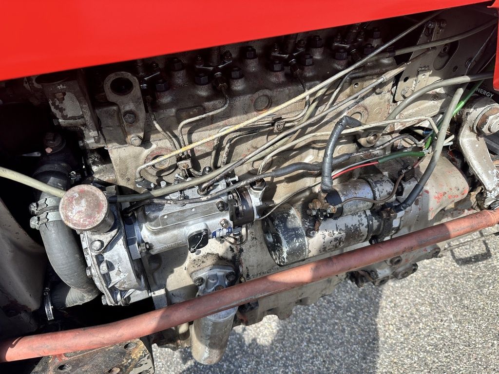 Massey-Ferguson 165
