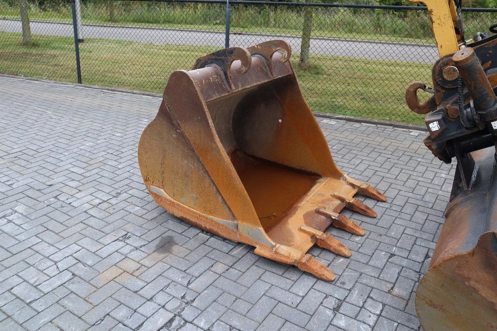 Caterpillar 320 GC 07A | JAPAN BUILT | TILT BUCKET | TOOTH BUCKET