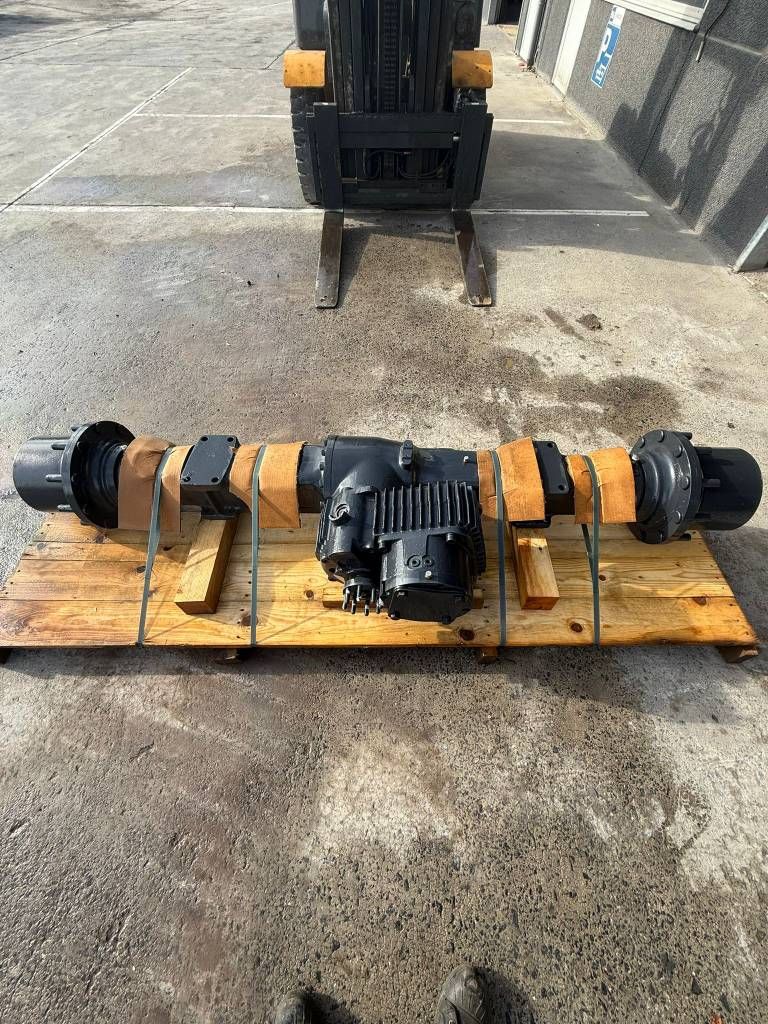 Komatsu WA100M-8 REAR AXLE ASSEMBLY 42W-23-51110