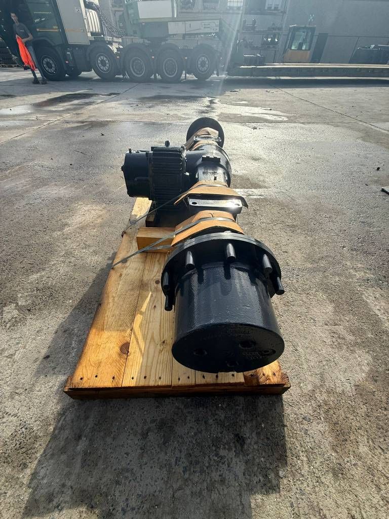Komatsu WA100M-8 REAR AXLE ASSEMBLY 42W-23-51110