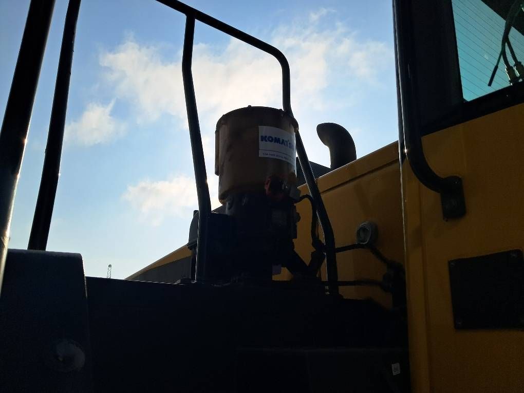 Komatsu WA380-8E0