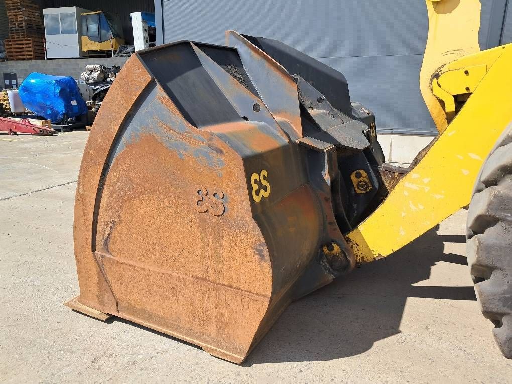 Komatsu WA475-10E0