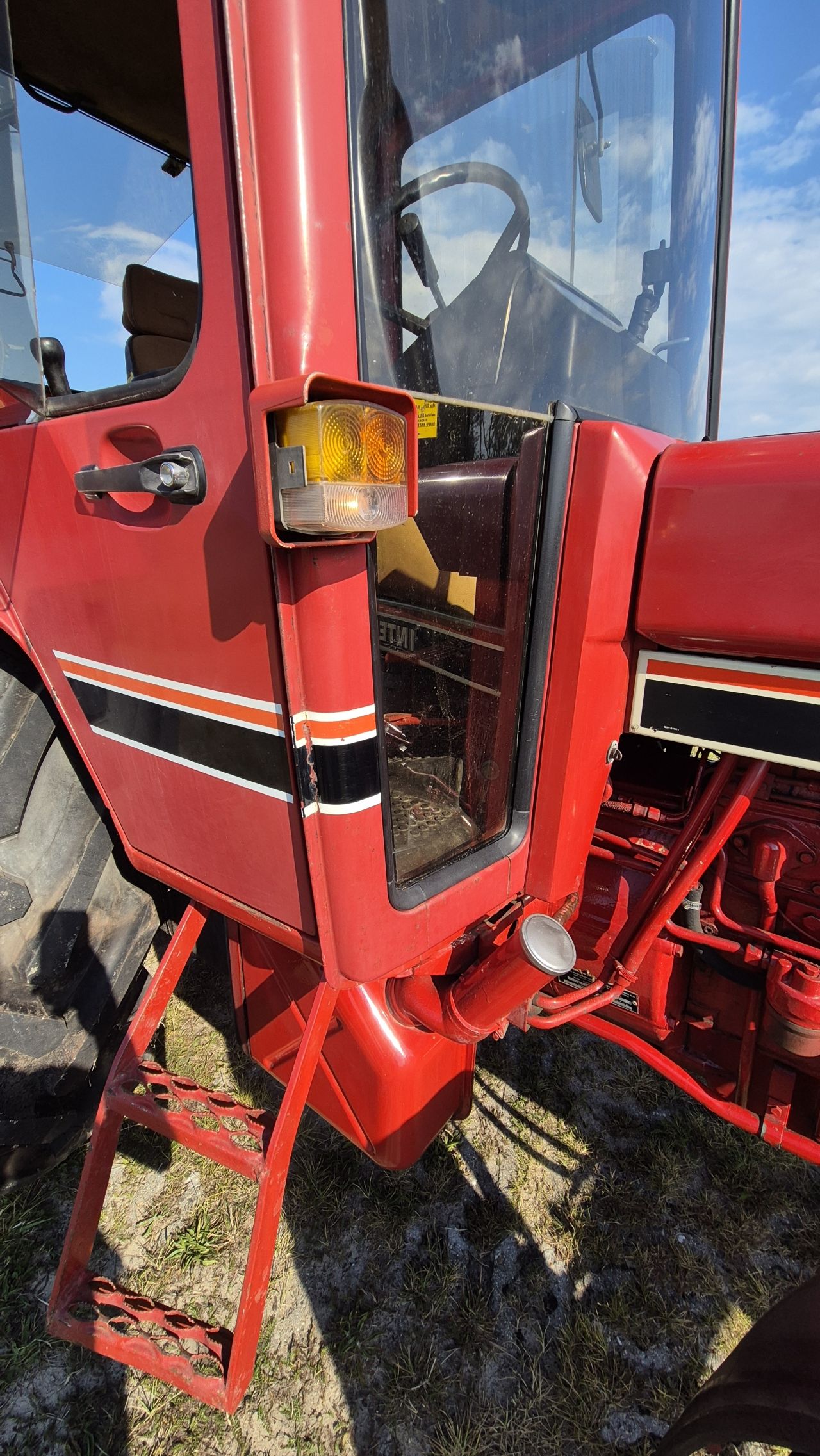 International 845XL