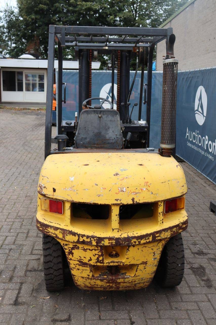 Forklift UN AL30 Diesel 2500kg 4.5m 1997