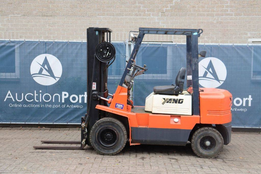 Gabelstapler Yang FD-25 Diesel 2500kg 4,08m 1994