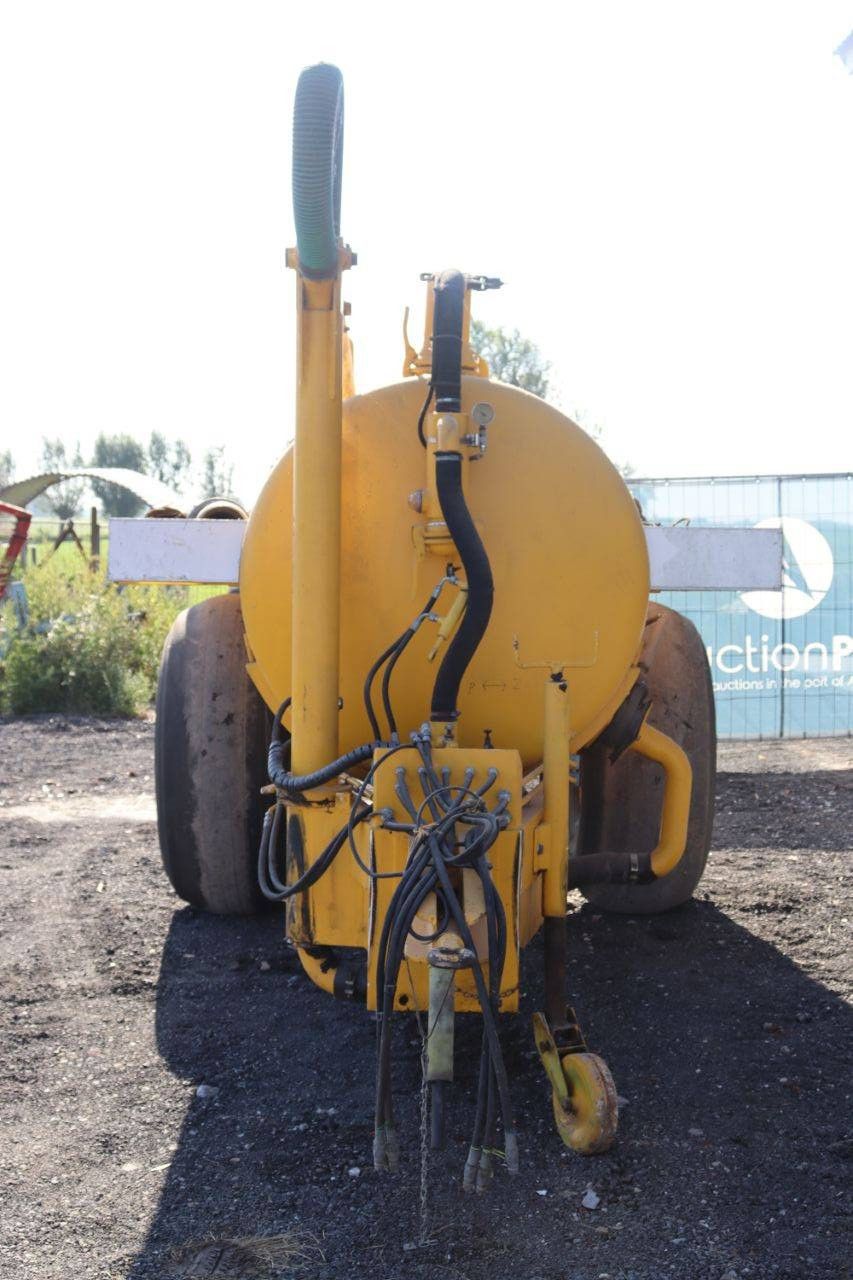Agricultural trailer