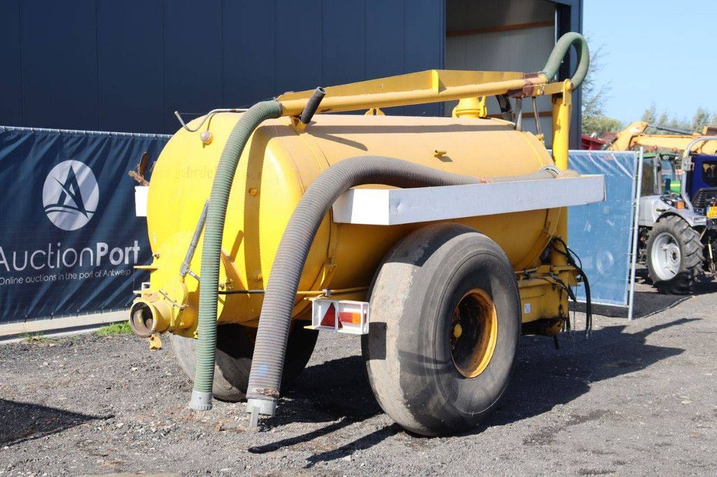 Agricultural trailer