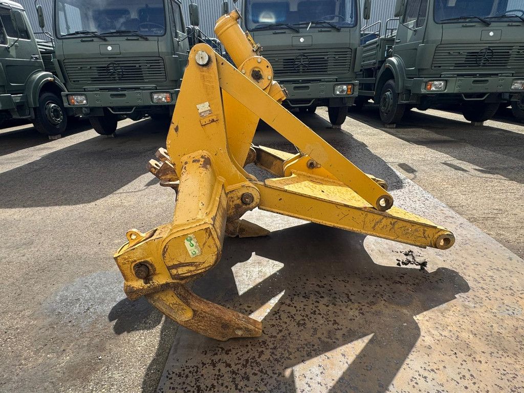 Caterpillar D6R Ripper