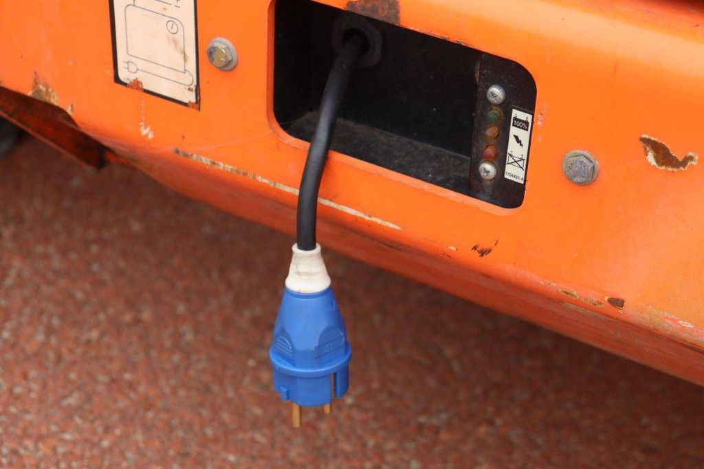 JLG M450AJ Electric+Diesel 15.72m Articulated Boom Lift 2014