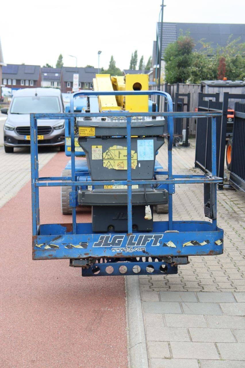 JLG M400AJPN Electric+Diesel 14.19m Articulated Boom Lift 2007