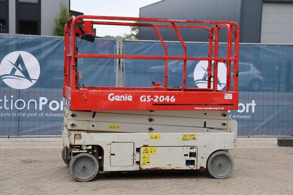 Scissor lift Genie GS-2046 Electric 8m 2012