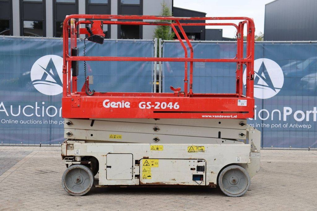 Scissor lift Genie GS-2046 Electric 8m 2012