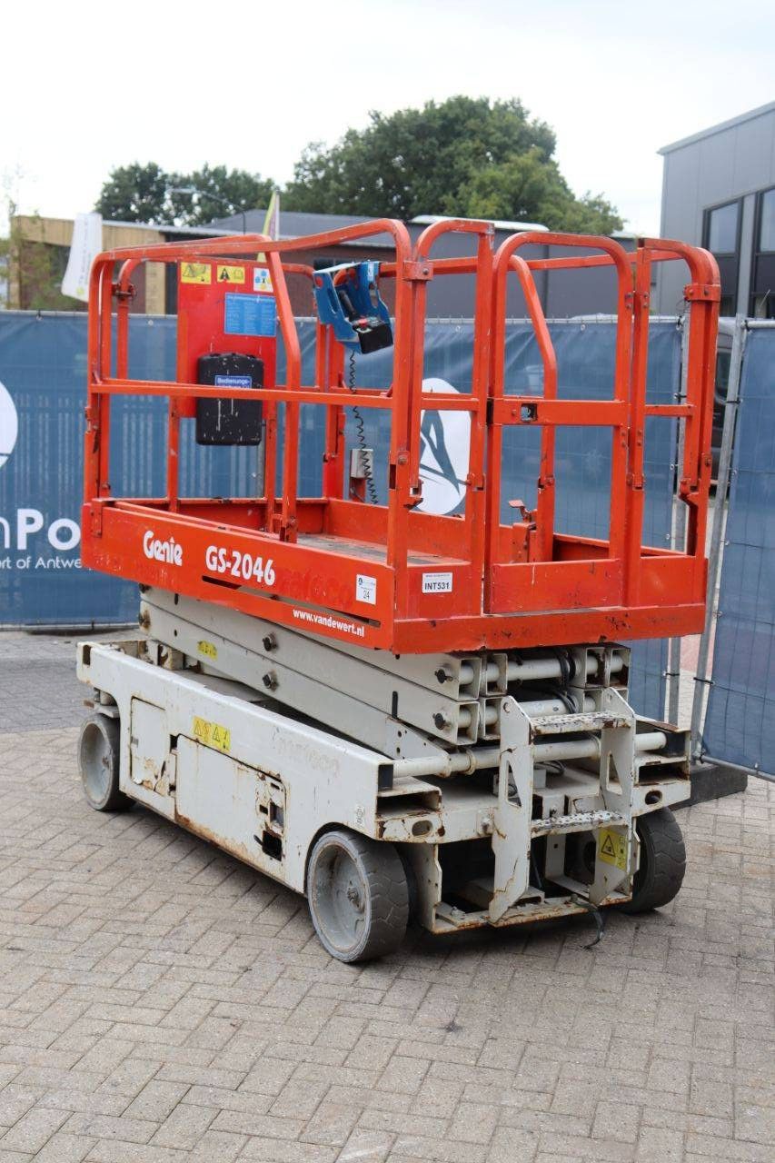 Scissor lift Genie GS2046 Electric 8m 2012