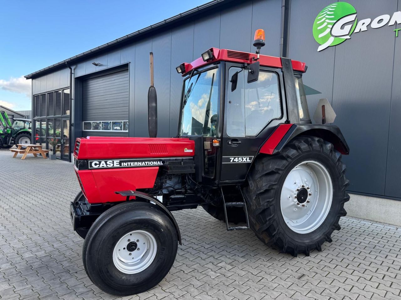 Case 745 Xl