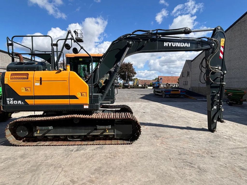 Hyundai HX140AL