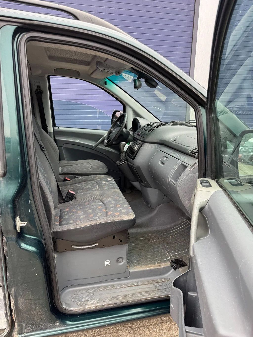 Mercedes-Benz Vito **111CDI-6SEATS-AUTOMATIC**