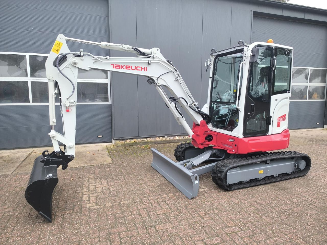 TAKEUCHI TB335R