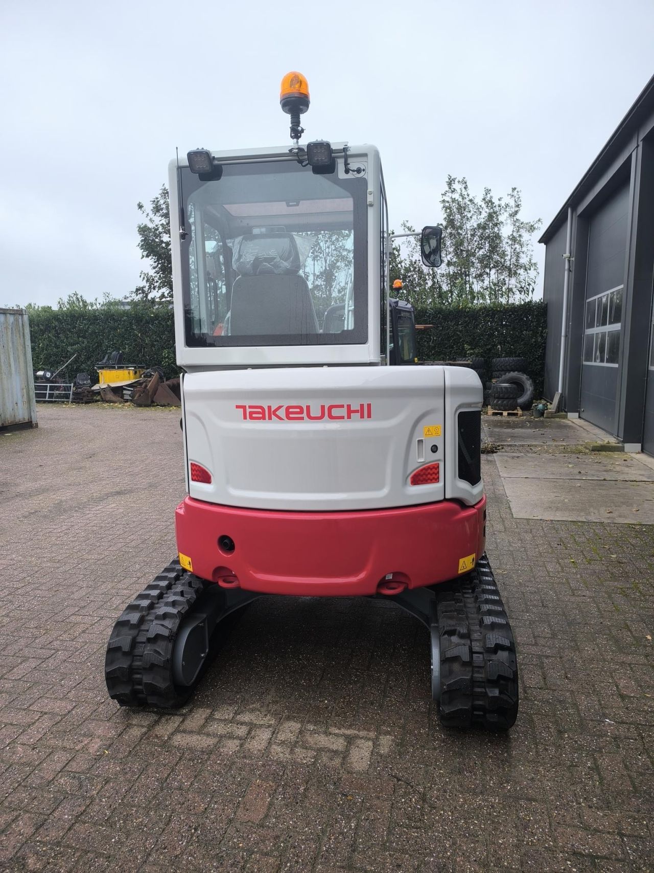 TAKEUCHI TB335R