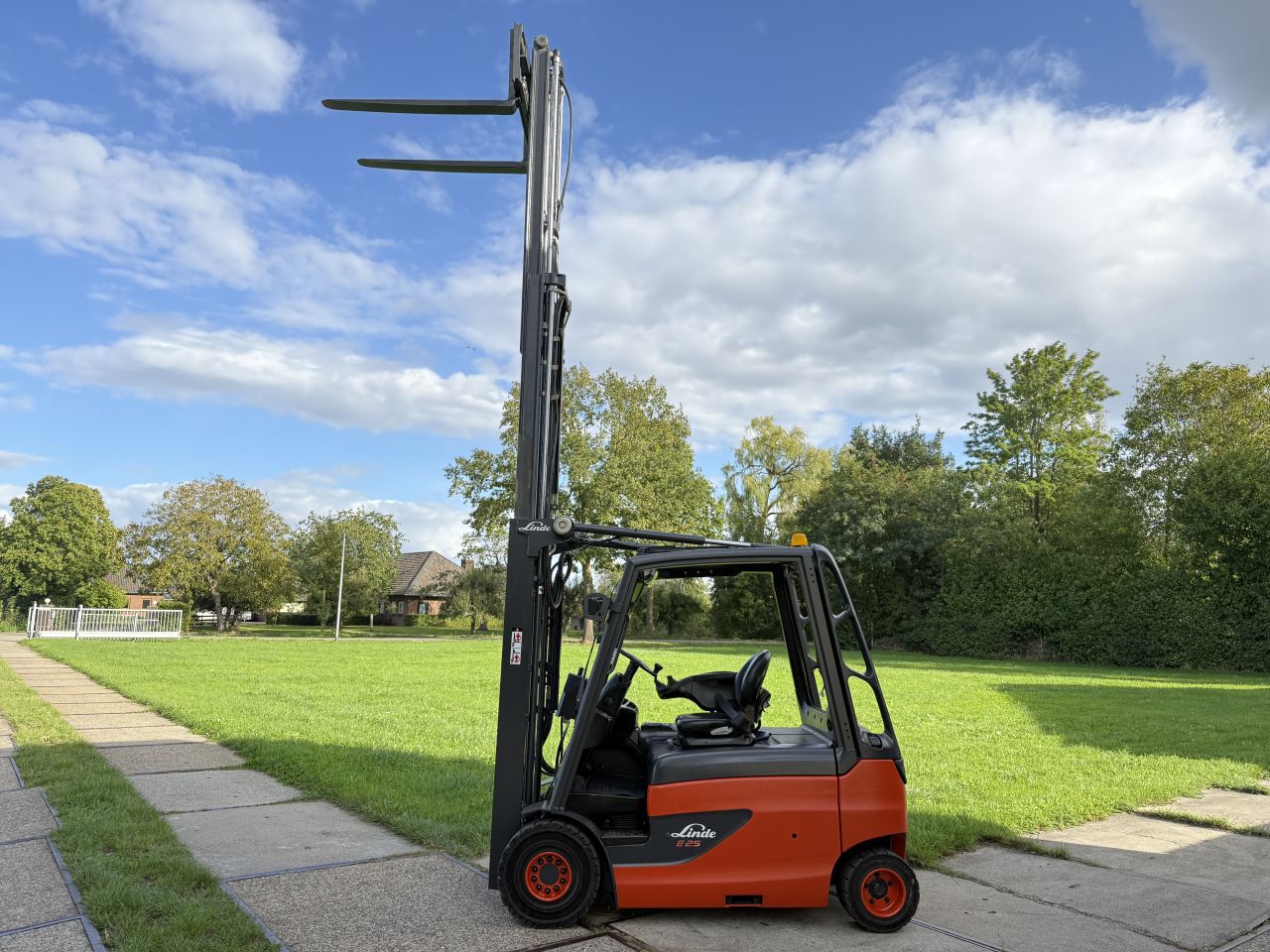 Linde E25 triplex 4.8M Freelift Sideshift 4900 uur origineel!!
