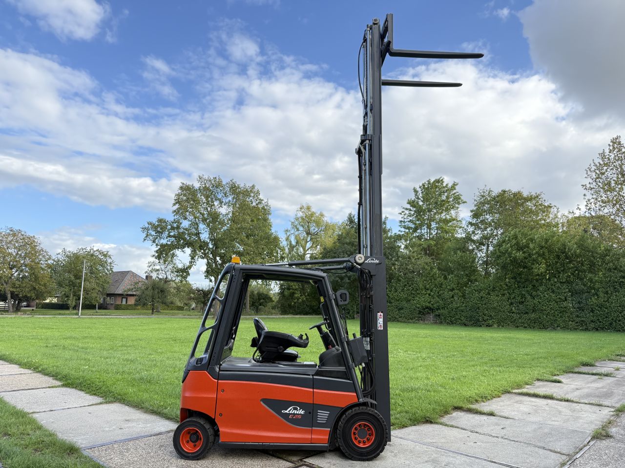 Linde E25 triplex 4.8M Freelift Sideshift 4900 uur origineel!!