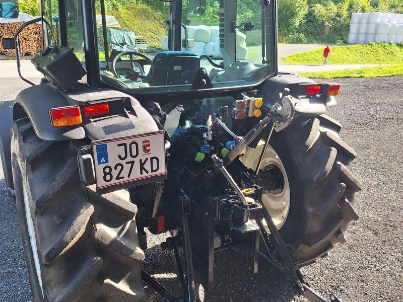 New Holland T4050 DeLuxe & Supersteer