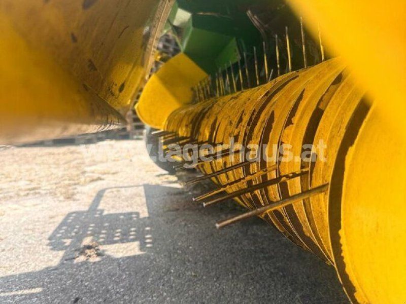 John Deere 578