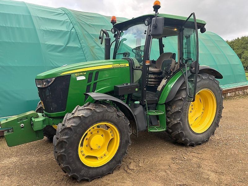 John Deere 5075M Im Kundenauftrag