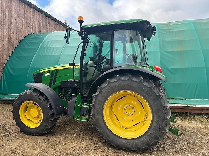 John Deere 5075M Im Kundenauftrag