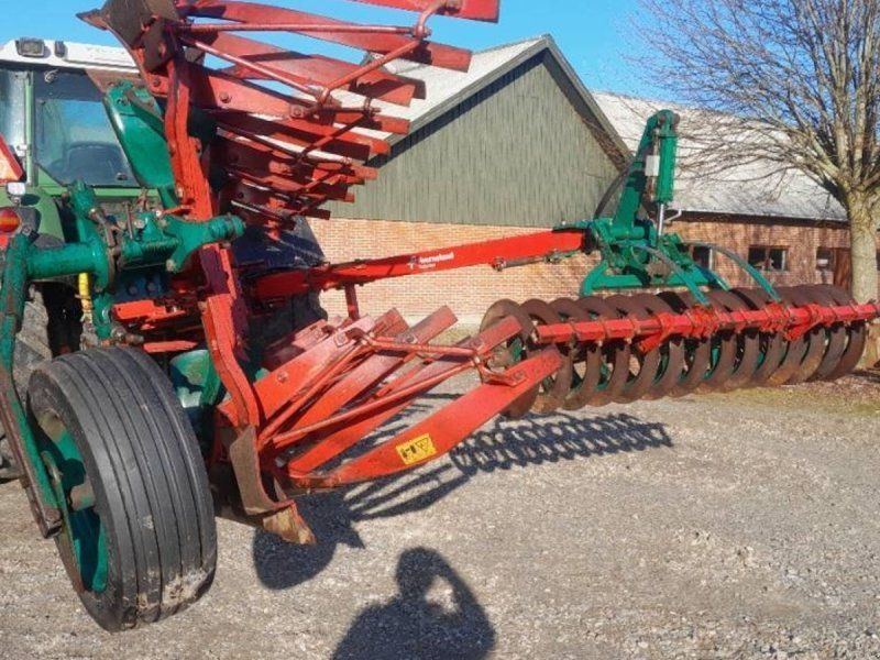 Kverneland LM100 16″ med interreret Jordpakker med hydr. sving