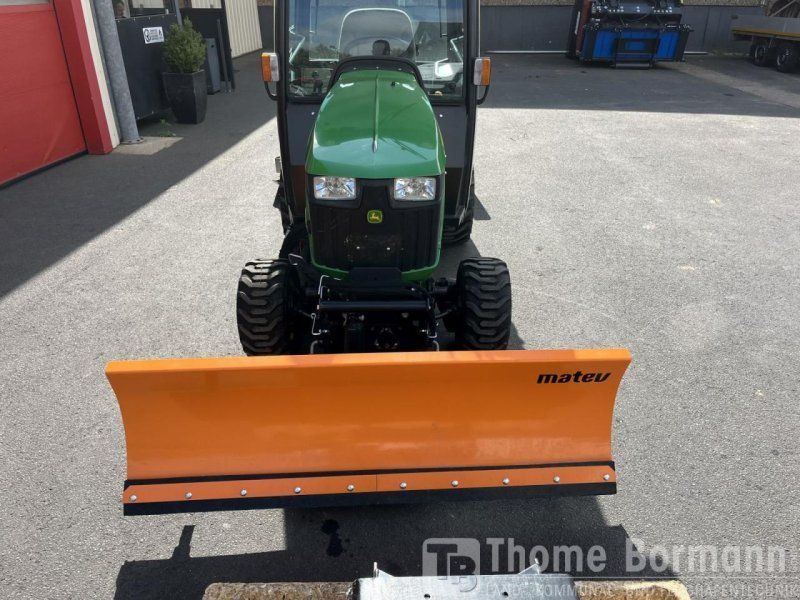 John Deere 1026R