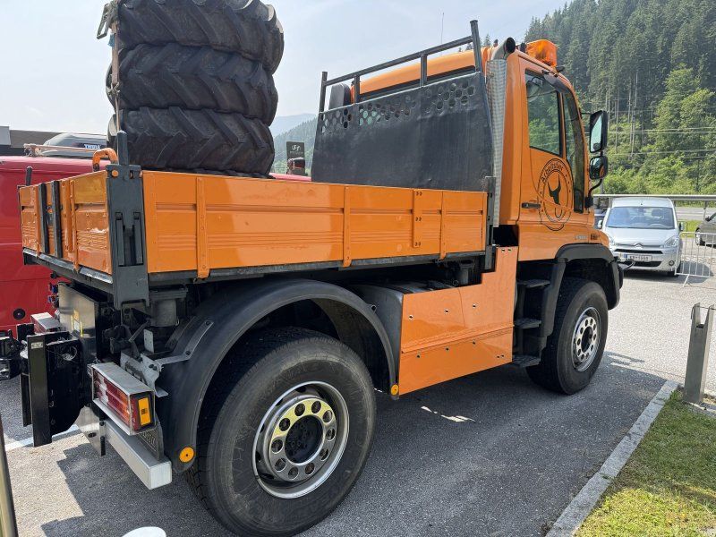 Mercedes-Benz U400