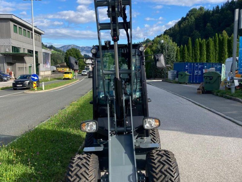Giant G2300