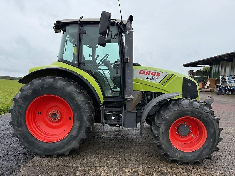 Claas Arion 430