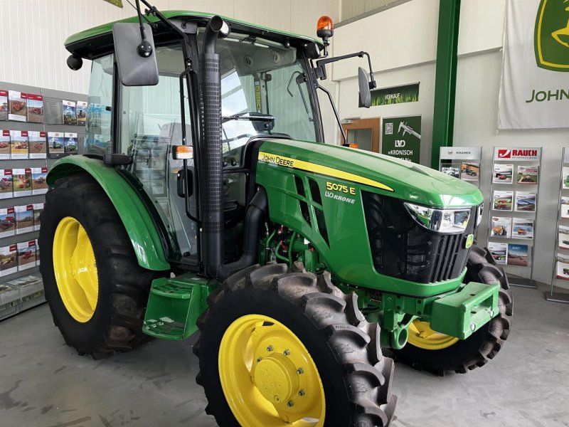John Deere 5075E