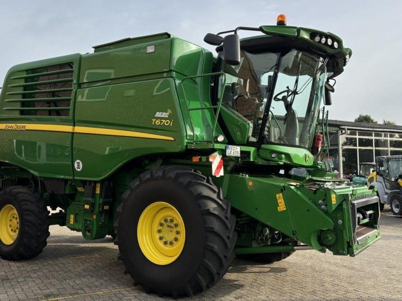 John Deere T660