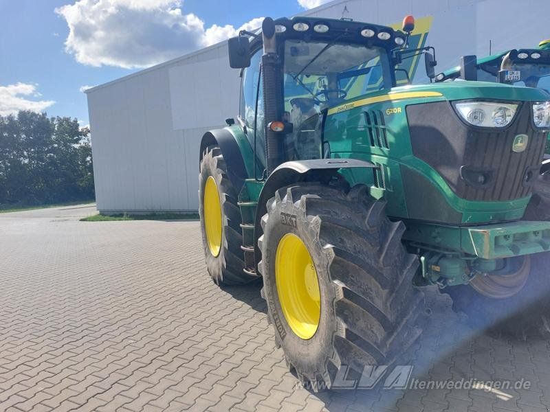 John Deere 6210R