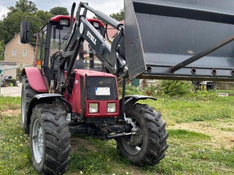 Belarus MTS 820 + Frontlader Stoll