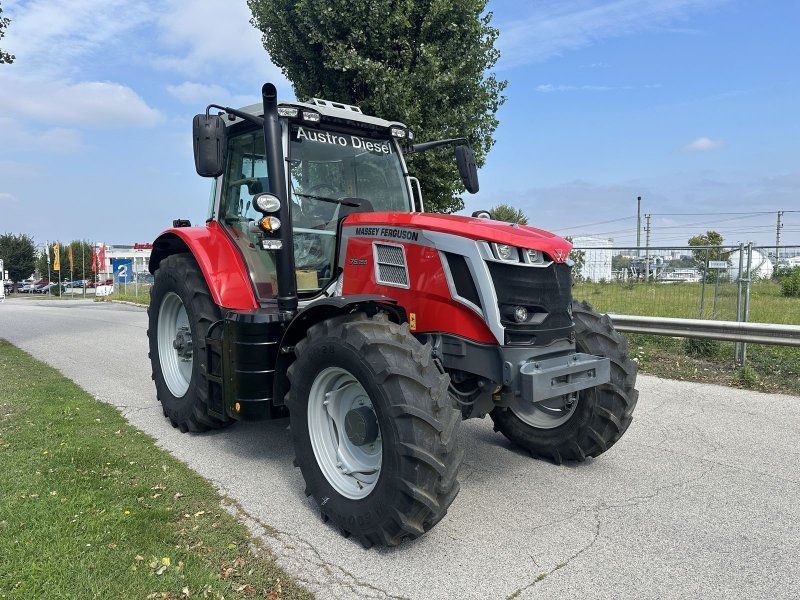 Massey Ferguson 7S.155