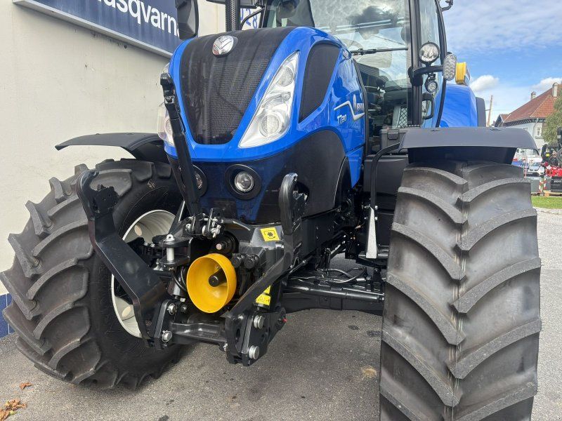 New Holland T7.210 Auto Command SideWinder II (Stage V)