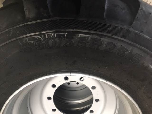 BKT 650/55 R26.5 BKT FL 630 op velg