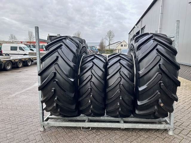 Bridgestone 650/65 R38 + 540/65 R28 VF