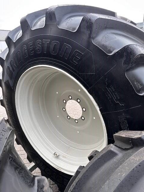 Bridgestone 650/65 R38 + 540/65 R28 VF