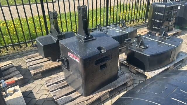 Gewichtenblok 1800 kg Gietijzer