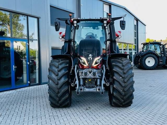 Valtra Q305 DEMO Super Compleet!