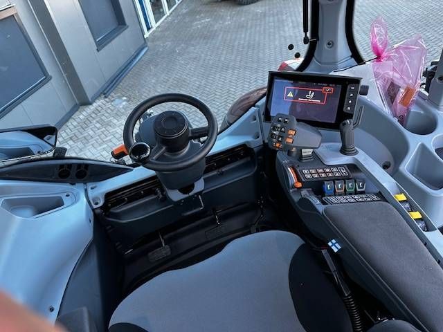 Valtra Q305 DEMO Super Compleet!